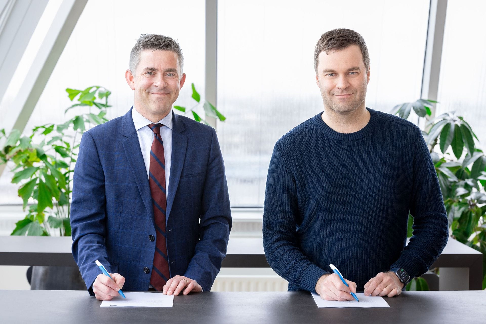 Birgir og Georg undirrita samning Visku og Sjóvá