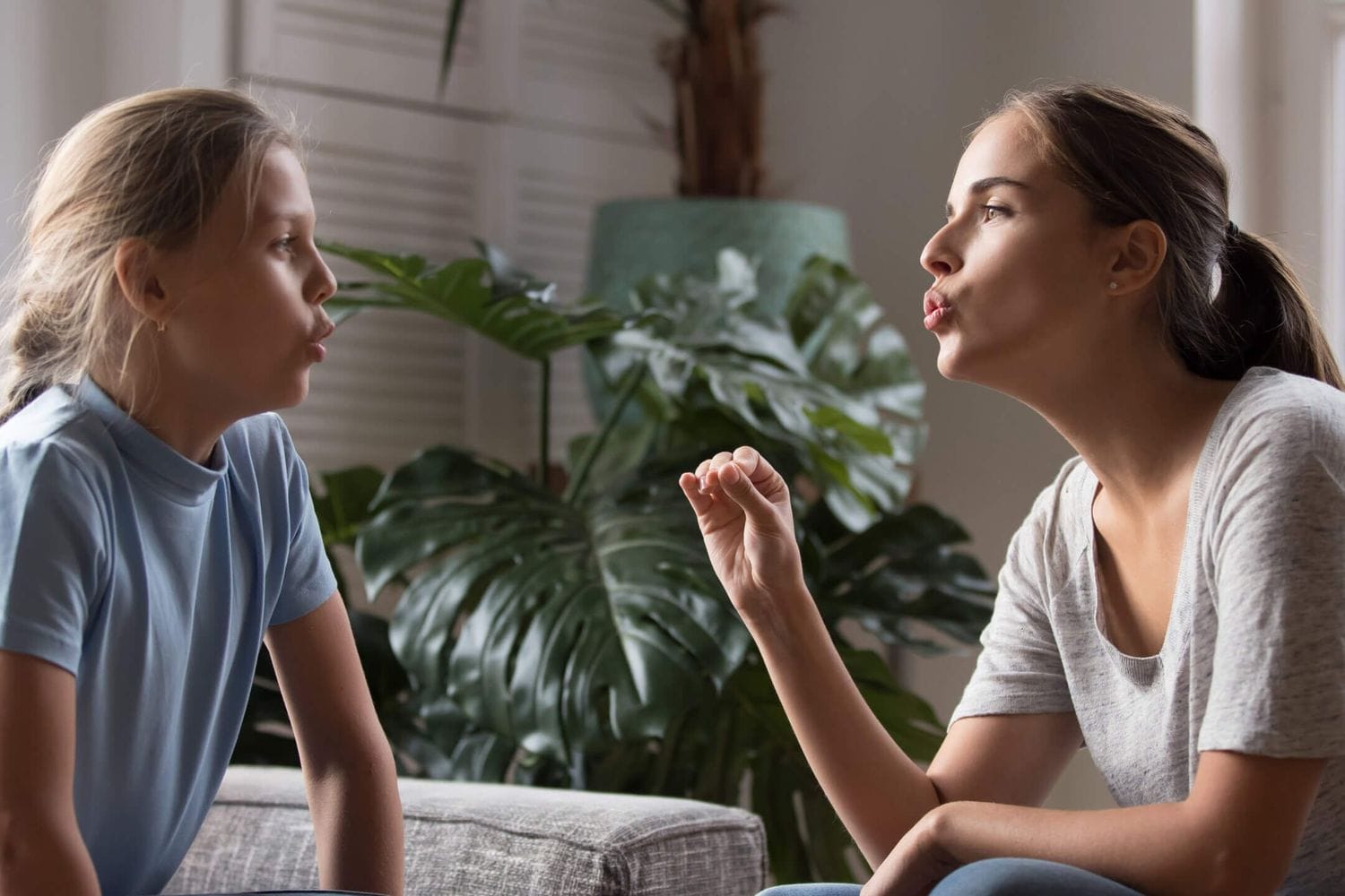 Talmeinafræðingur og barn